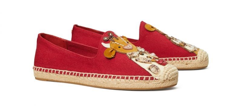 Tory Burch小牦牛草编鞋细节繁多精致。(品牌提供照片)