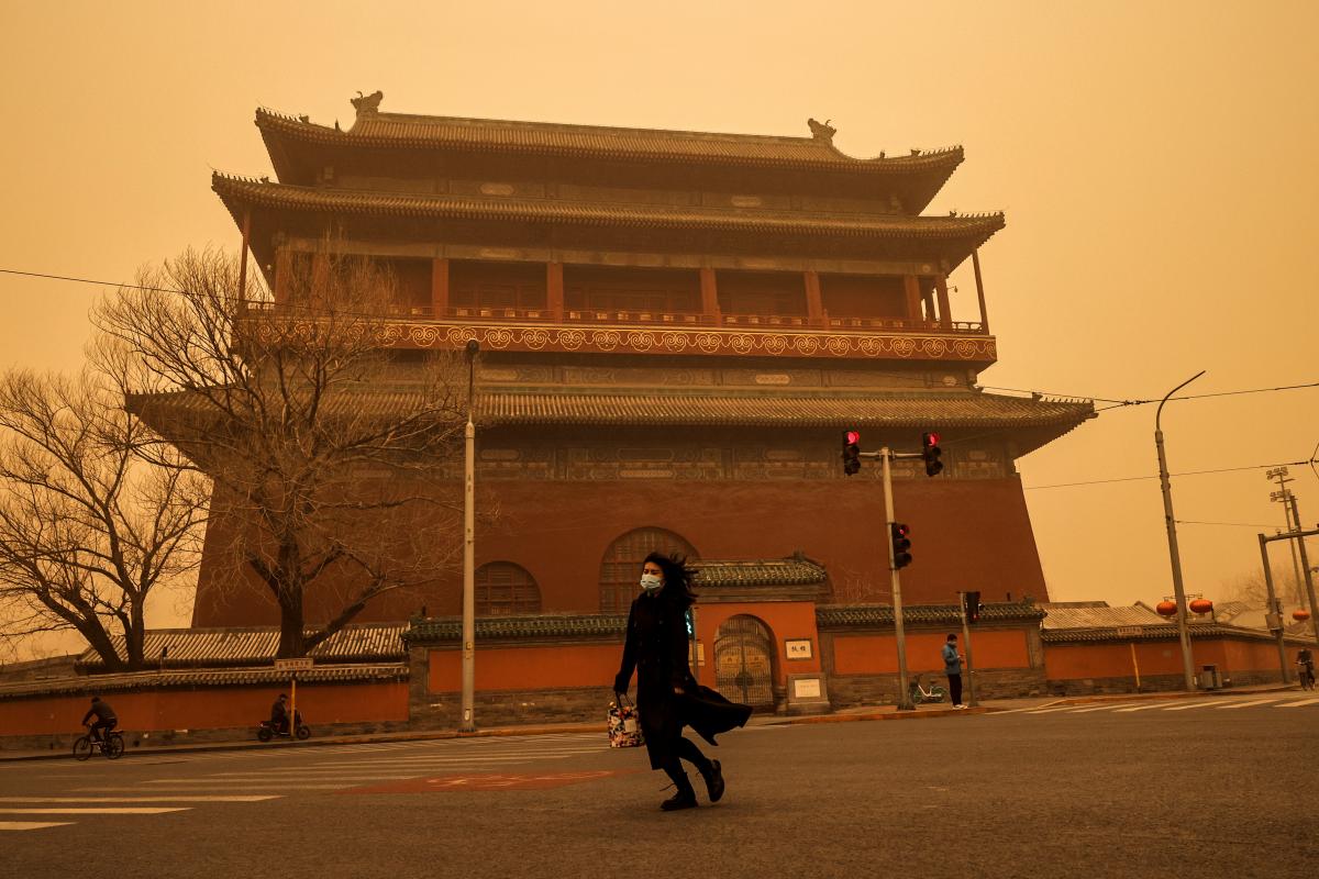 2021-03-15t020629z_27259781_rc2ebm98t4k9_rtrmadp_3_china-weather-sandstorm_Large.jpg