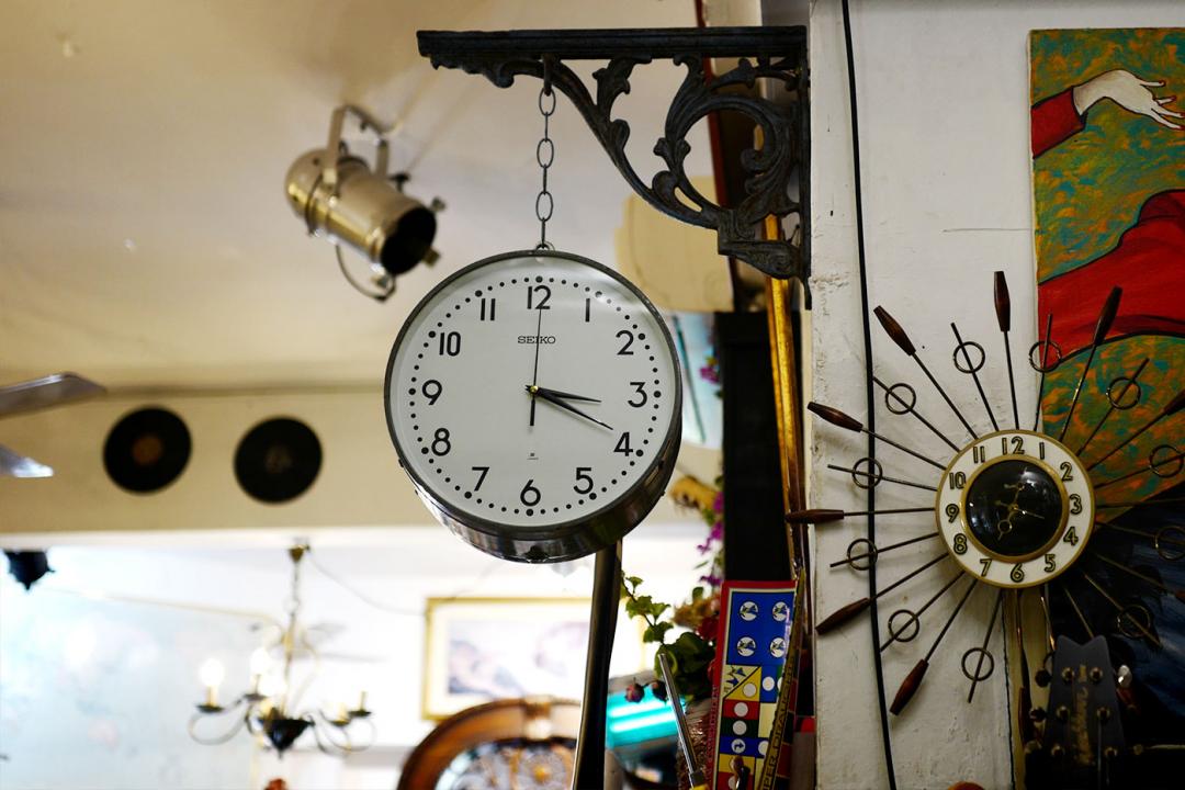 british-hainan-vintage-seiko-clock_Medium.jpg