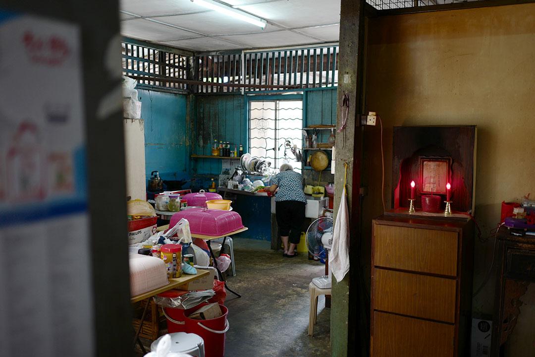 tee-seng-store-ang-lu-heng-wife-in-kitchen_Medium.jpg