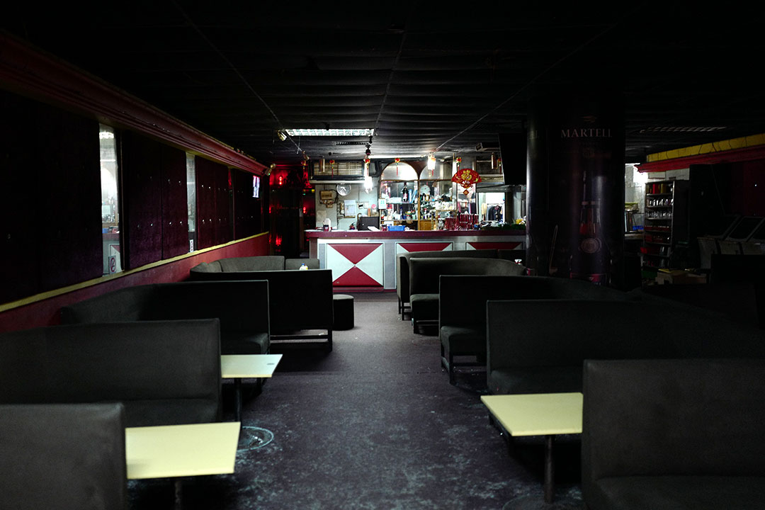 hawaii-cabaret-and-nite-club-quiet-entertainment-area.jpg