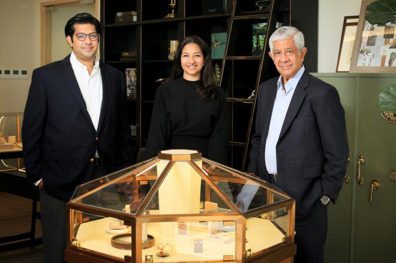 B.P. De Silva主席苏纽阿玛拉苏利亚(右)已将业务交由女儿珊雅阿玛拉苏利亚(中)以及儿子惹瀚阿玛拉苏利亚(左)打理。