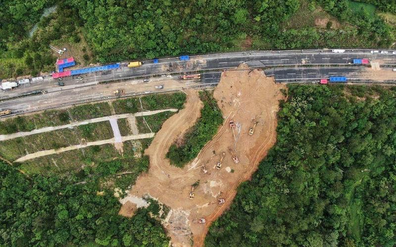 Officials stepped up disaster prevention and investigation after the Meizhou-Dalian Expressway collapsed, and netizens called for checking whether there were shoddy construction projects | Lianhe Zaobao