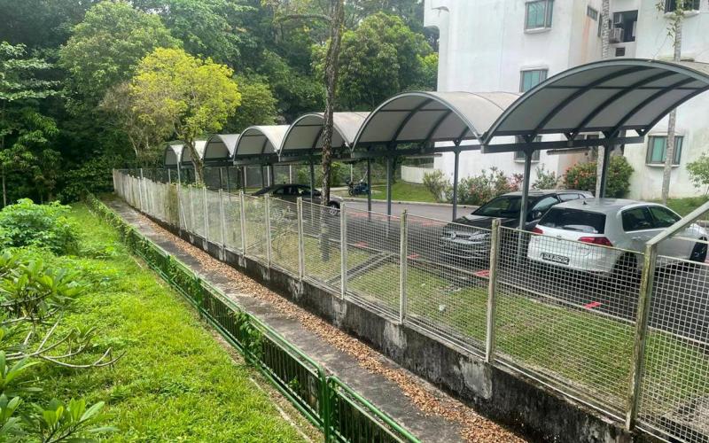 Tragedy Strikes: British PhD Student’s Fatal Fall After Night of Wine Tasting”

Alternatively, you could also consider these options:

– “Wine Night Turns Deadly: British PhD Student’s Shocking Fall”
– “Fatal Misstep: British PhD Student Dies After Climbi