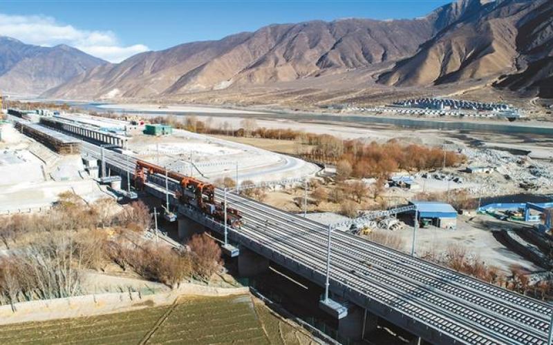 习近平:建设川藏铁路对维护统一有十分重要意义 | 联合早报