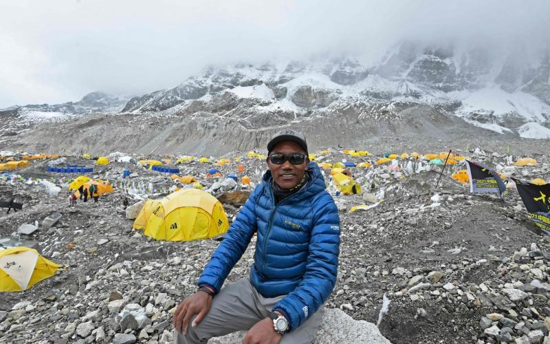 尼泊尔登山者第25次登顶珠峰 刷新世界纪录 | 联合早报