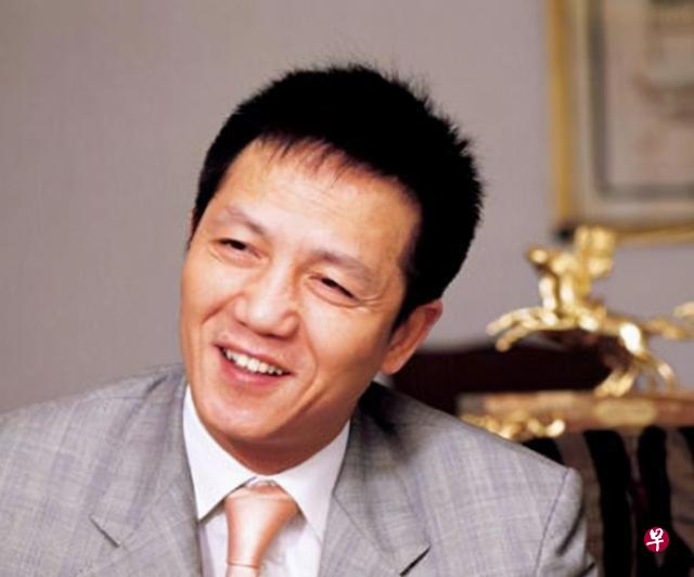入狱前作风一向高调的周正毅,寿宴广邀名人明星捧场,其中就包括官方媒体上海广播电视台的六名主持人。(互联网)
入狱前作风一向高调的周正毅,寿宴广邀名人明星捧场,其中就包括官方媒体上海广播电视台的六名主持人。(互联网)