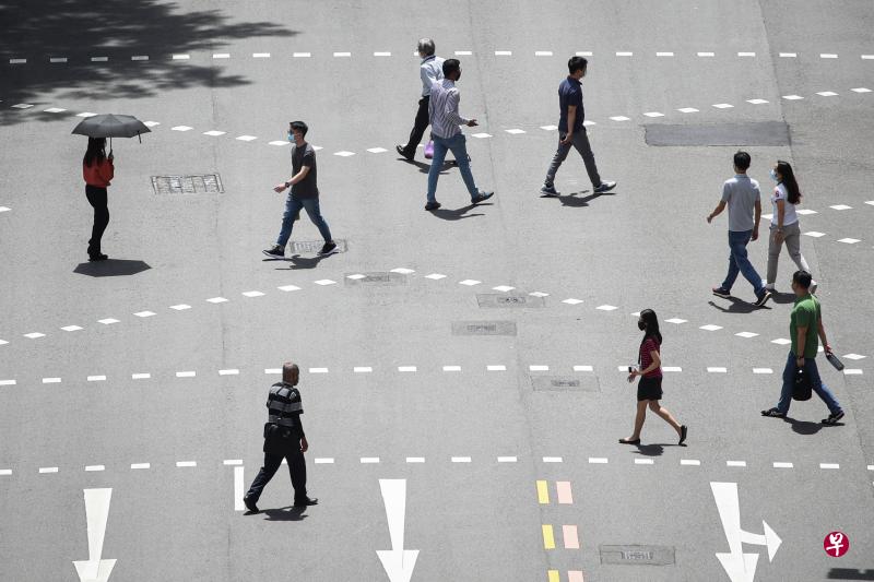 作者指出,一些规模相对较大的企业在调整薪水等事项不能够随意行事,导致一些好员工流失。(档案照) 作者指出,一些规模相对较大的企业在调整薪水等事项不能够随意行事,导致一些好员工流失。(档案照)