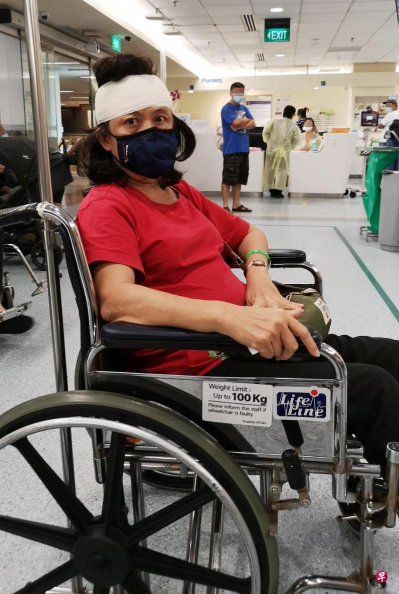 妇女申诉因巴士突然紧急刹车而受伤。(受访者提供) 妇女申诉因巴士突然紧急刹车而受伤。(受访者提供)