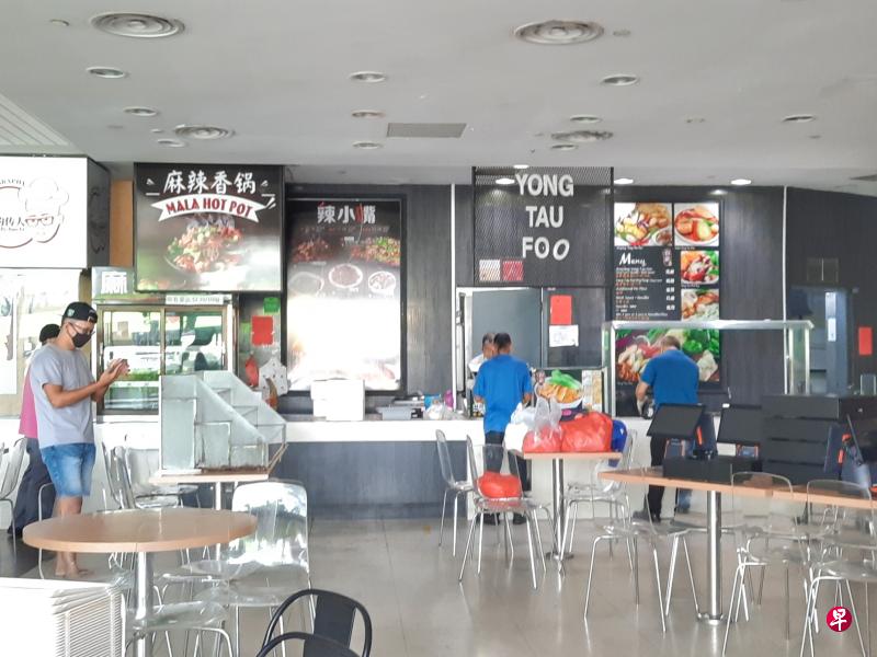 实里达Greenwich-V商场食阁突然停业,让摊贩措手不及,难以处理已预订的上百公斤食材。(林国明摄) 实里达Greenwich-V商场食阁突然停业,让摊贩措手不及,难以处理已预订的上百公斤食材。(林国明摄)