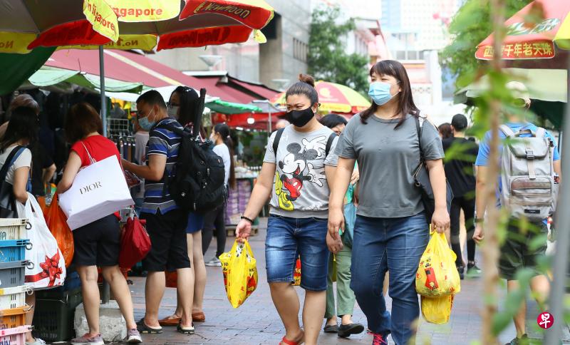 永续发展与环境部兼交通部高级政务部长许连碹说,本地消费者对付费使用一次性塑料袋的接受度越来越高,各国的相关措施也卓有成效,促使政府转变态度。(施策文摄) 永续发展与环境部兼交通部高级政务部长许连碹说,本地消费者对付费使用一次性塑料袋的接受度越来越高,各国的相关措施也卓有成效,促使政府转变态度。(施策文摄)