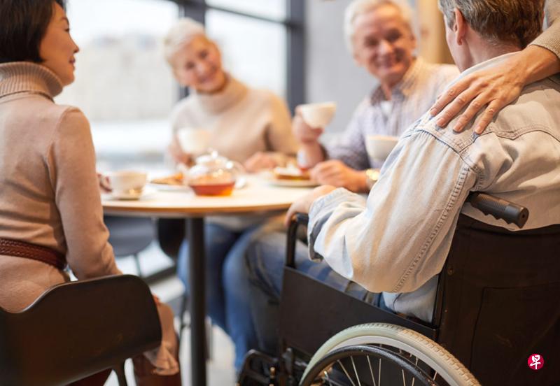 透过巧思与好设计,能为残障人士消除出外用餐的障碍,让他们也能享受赏心乐“食”。(互联网) 透过巧思与好设计,能为残障人士消除出外用餐的障碍,让他们也能享受赏心乐“食”。(互联网)