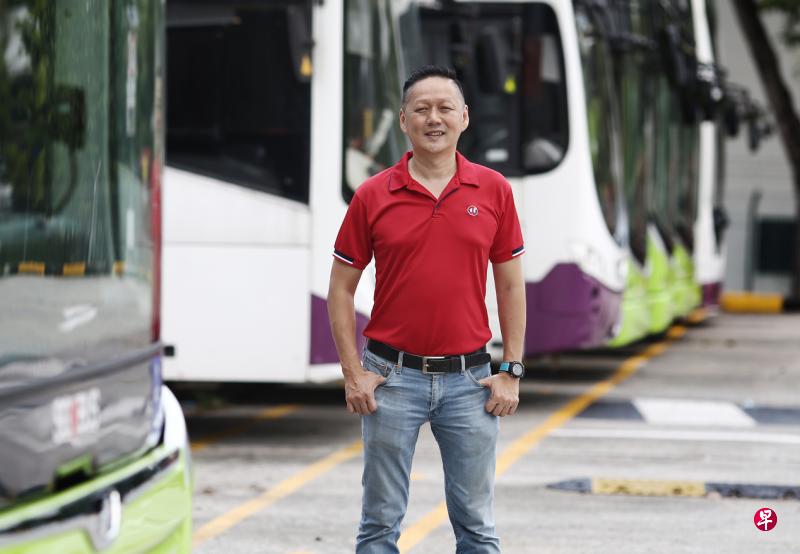 全国交通工友联合会助理秘书长王财发获颁表彰工会领袖的劳工同志奖。(陈渊庄摄) 全国交通工友联合会助理秘书长王财发获颁表彰工会领袖的劳工同志奖。(陈渊庄摄)