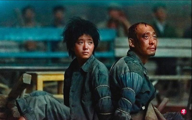 《一秒钟》由刘浩存（左）与张译主演。（互联网）