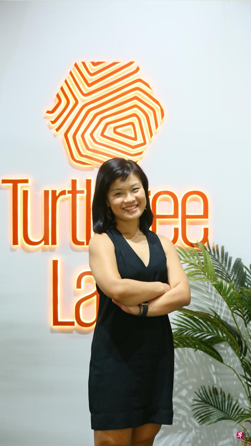 TurtleTree创办人兼首席执行官林凤如受访时说,公司预计两年后可把奶成份加进婴儿配方奶粉中推出市场。(施策文摄) TurtleTree创办人兼首席执行官林凤如受访时说,公司预计两年后可把奶成份加进婴儿配方奶粉中推出市场。(施策文摄)