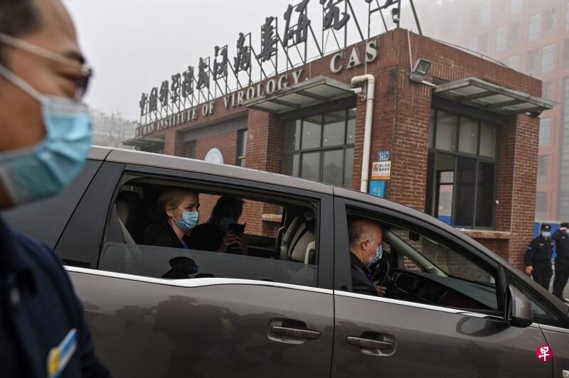 世界卫生组织冠病溯源专家组成员今年2月3日抵达湖北省武汉的武汉病毒研究所。(法新社档案照) 世界卫生组织冠病溯源专家组成员今年2月3日抵达湖北省武汉的武汉病毒研究所。(法新社档案照)