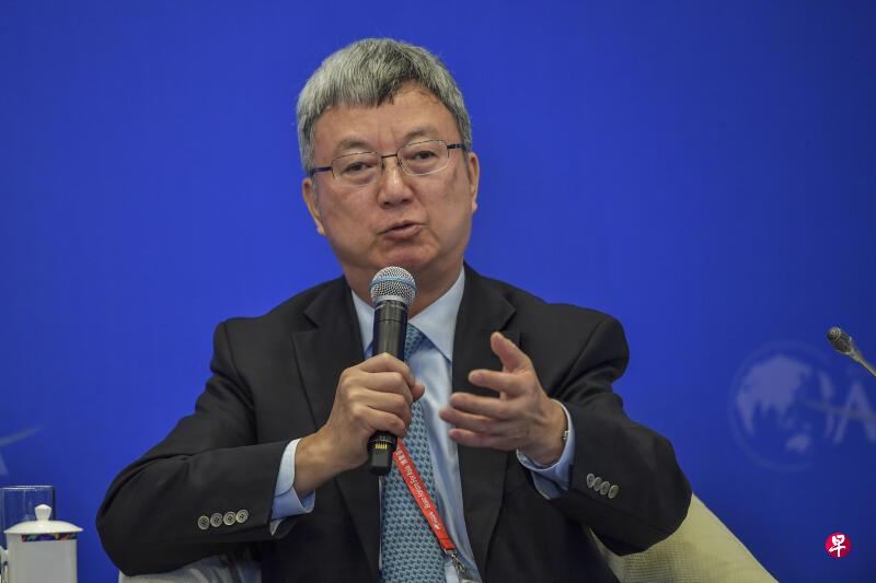 清华大学国家金融研究院院长朱民21日在在博鳌亚洲论坛“双循环的中国新发展格局”分论坛上表示,在促进科技创新、发展消费市场、推进全面竞争等方面,外循环也很重要。(中新社) 清华大学国家金融研究院院长朱民21日在在博鳌亚洲论坛“双循环的中国新发展格局”分论坛上表示,在促进科技创新、发展消费市场、推进全面竞争等方面,外循环也很重要。(中新社)