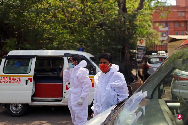 印度如今面临严重的供氧和病床短缺问题,医疗体系正在崩溃。(彭博社) 印度如今面临严重的供氧和病床短缺问题,医疗体系正在崩溃。(彭博社)