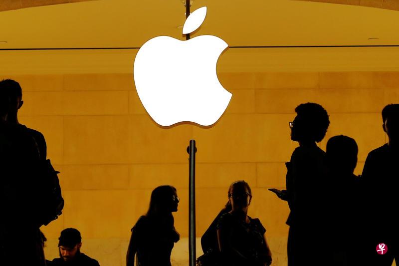 《纽约时报》在一篇调查报告中指出,美国科技巨头苹果公司(Apple)通过五种方式对中国政府让步。(路透社) 《纽约时报》在一篇调查报告中指出,美国科技巨头苹果公司(Apple)通过五种方式对中国政府让步。(路透社)