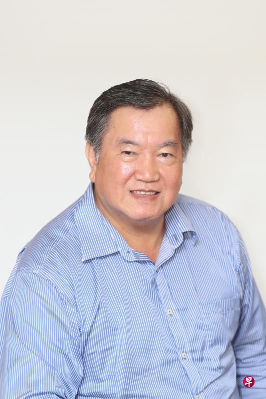 在商界有“咖啡店大王”之称的洪鼎良4月29日病逝,享年72岁。(档案照片) 在商界有“咖啡店大王”之称的洪鼎良4月29日病逝,享年72岁。(档案照片)