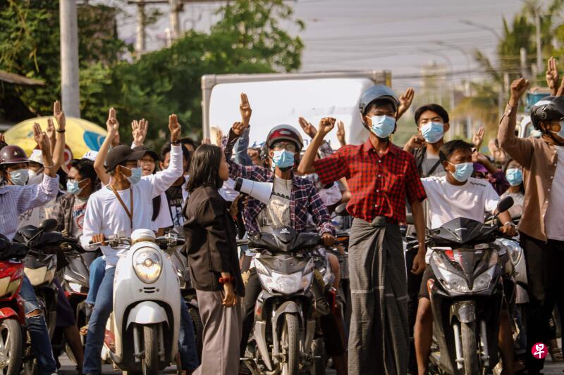 缅甸民众反对军政府的示威行动。(法新社) 缅甸民众反对军政府的示威行动。(法新社)