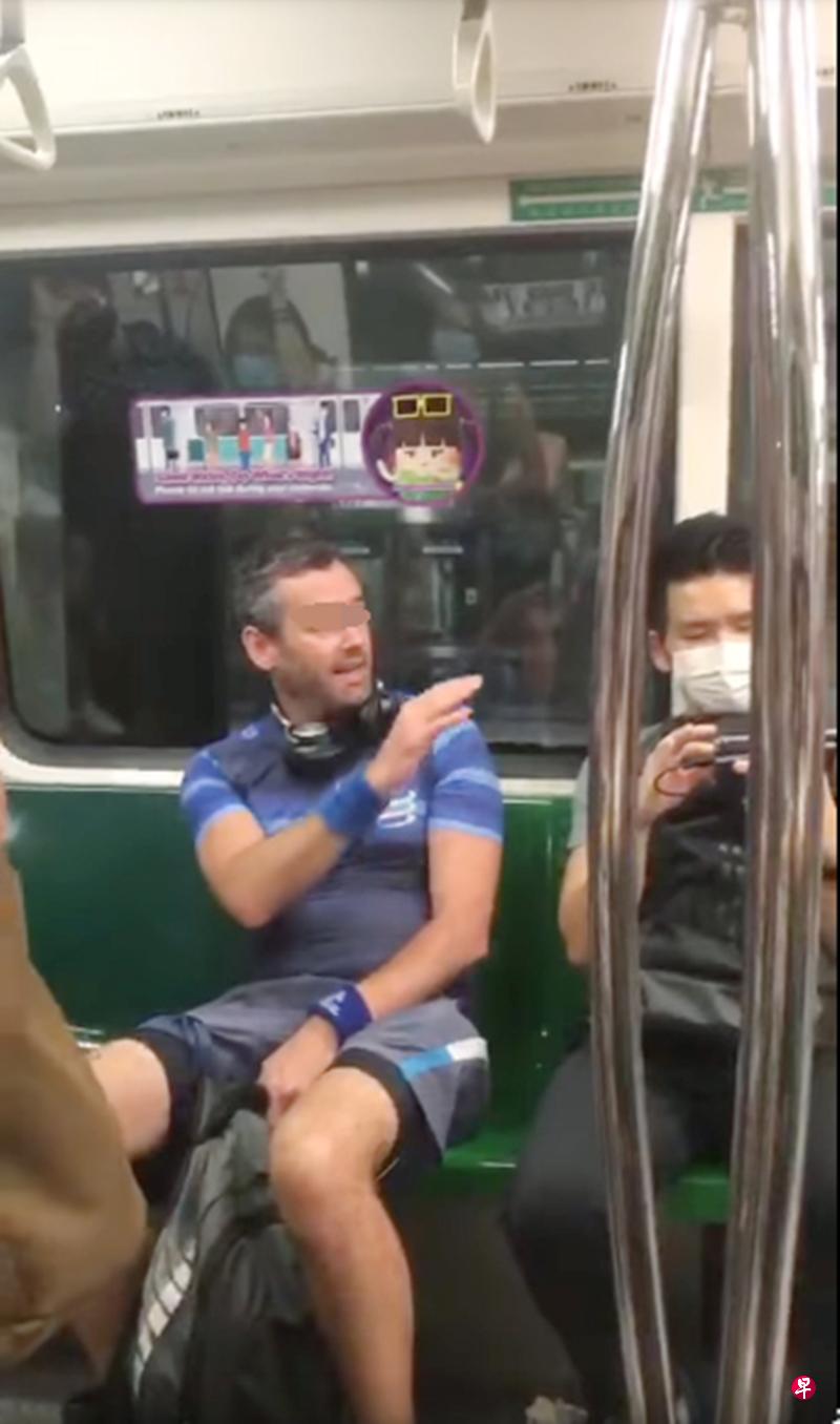 男子拒戴口罩,还与乘客理论。(取自面簿) 男子拒戴口罩,还与乘客理论。(取自面簿)
