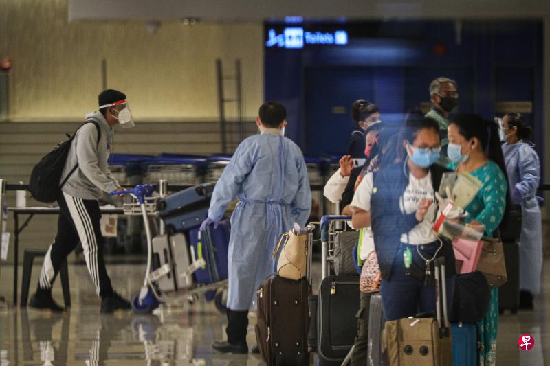 鉴于全球疫情局势恶化,我国将进一步收紧针对较高风险国家或地区的边境措施,也会减少批准非本地公民或永久居民来新。(李健玮摄) 鉴于全球疫情局势恶化,我国将进一步收紧针对较高风险国家或地区的边境措施,也会减少批准非本地公民或永久居民来新。(李健玮摄)