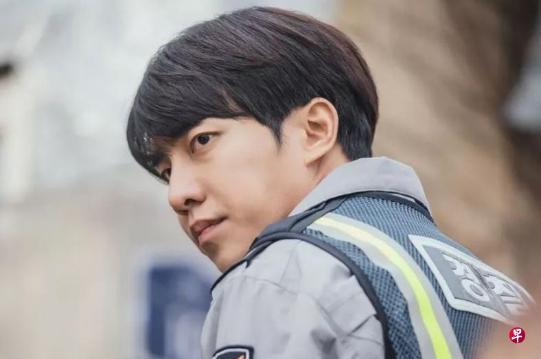 李昇基在“Mouse”饰演正直的刑警，其实是变态杀手。（互联网）