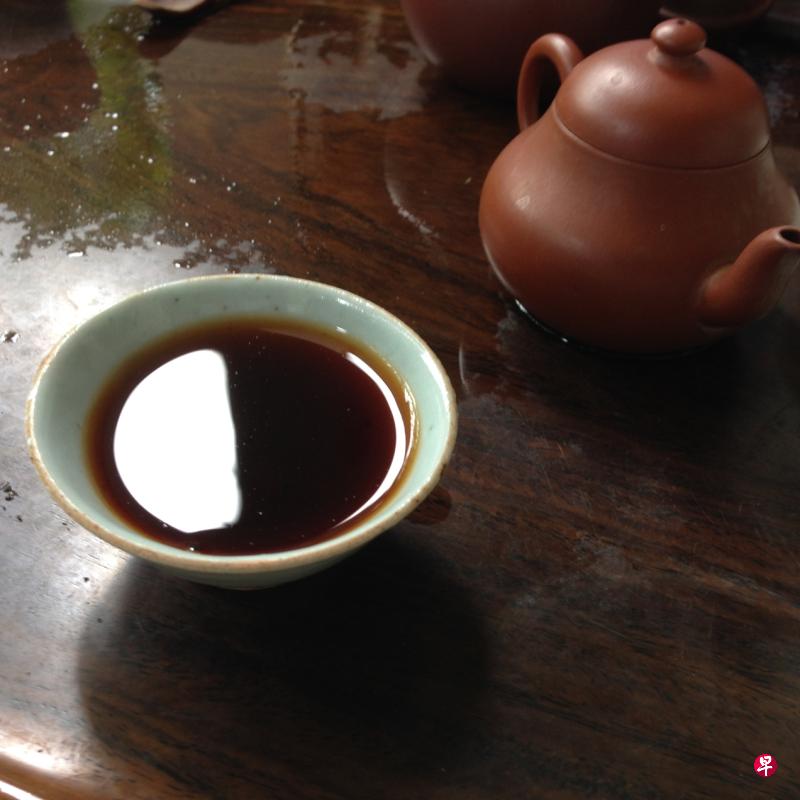 茶禅一味,如同天光云影,是徘徊在虚实之间的景象,无需着相(左)。今藏日本东京国立博物馆的北宋圆悟禅师墨迹(右上)和东京畠山纪念馆藏另一幅圆悟墨迹(右下),内容均有禅无茶。(作者提供) 茶禅一味,如同天光云影,是徘徊在虚实之间的景象,无需着相(左)。今藏日本东京国立博物馆的北宋圆悟禅师墨迹(右上)和东京畠山纪念馆藏另一幅圆悟墨迹(右下),内容均有禅无茶。(作者提供)