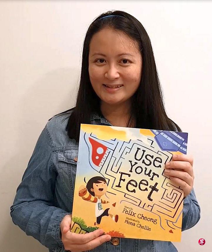 柳玉纯是义顺图书馆义工,将参与线上说故事活动。她不断练习、调整声调与动作,希望能把故事说得更生动、精彩。(受访者提供) 柳玉纯是义顺图书馆义工,将参与线上说故事活动。她不断练习、调整声调与动作,希望能把故事说得更生动、精彩。(受访者提供)