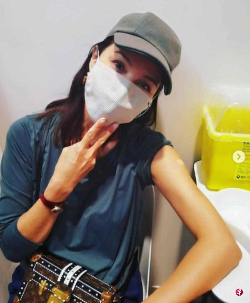 郑惠玉已接种疫苗,不忘呼吁大家要配合防疫措施。(IG图) 郑惠玉已接种疫苗,不忘呼吁大家要配合防疫措施。(IG图)