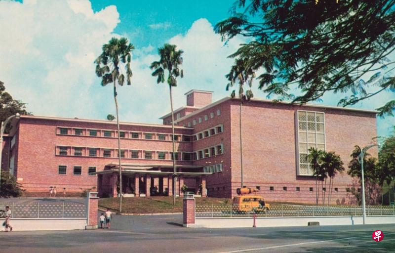 史丹福路旧国家图书馆建于1960年,是建国年代知名地标建筑之一。 史丹福路旧国家图书馆建于1960年,是建国年代知名地标建筑之一。