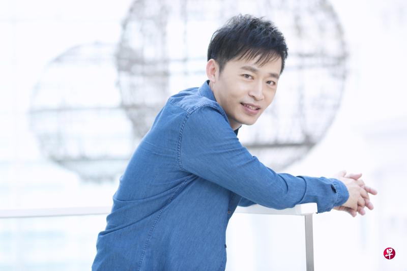 梁文福一路走来,与文字情缘很深。 梁文福一路走来,与文字情缘很深。