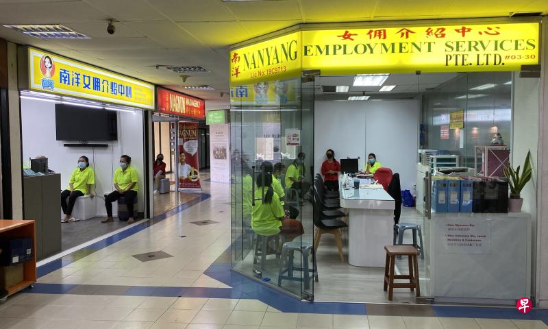 政府收紧边境管制，从印尼、缅甸、菲律宾等地入境的女佣居家隔离今晚起延长至21天，这意味着雇主得支付较高的隔离费用。（档案照片）