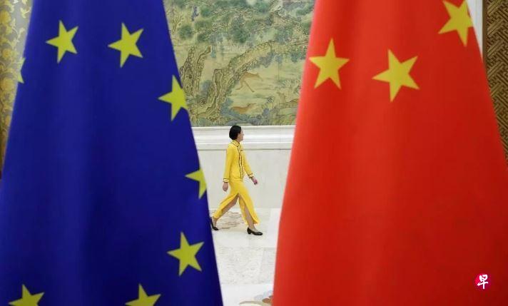 中欧协定是在去年12月完成谈判,欧盟曾提出希望在2022年完成协定的签署;但这五个月来,欧盟与中国的关系因香港选举改革和新疆人权问题迅速降温,连带导致中欧协定进展停滞不前。(路透社档案照) 中欧协定是在去年12月完成谈判,欧盟曾提出希望在2022年完成协定的签署;但这五个月来,欧盟与中国的关系因香港选举改革和新疆人权问题迅速降温,连带导致中欧协定进展停滞不前。(路透社档案照)