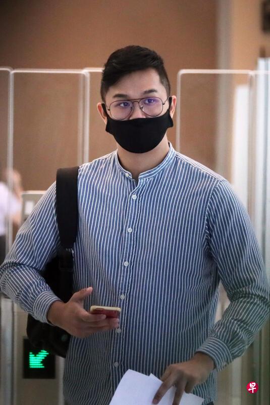 被告贺荣刚。(海峡时报) 被告贺荣刚。(海峡时报)