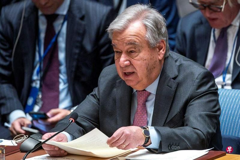 联合国秘书长古特雷斯星期四（4月18日）在安理会的高级别会议上说，中东局势正处于悬崖边上。（路透社）