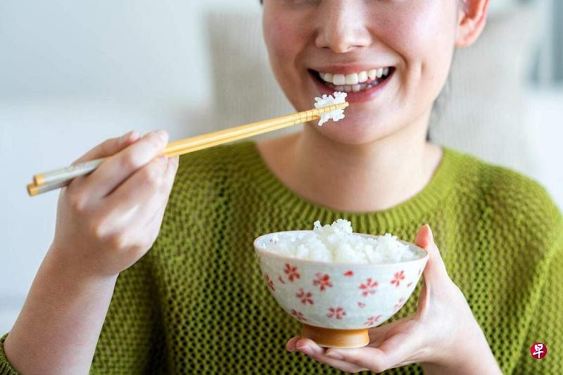 慢食有助减少卡路里的摄入，因为我们会更有意识地控制食量。（iStock图片）