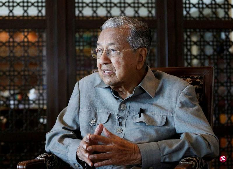 马来西亚反贪污委员会证实，前首相马哈迪是因财产申报问题而接受调查的人士之一。（档案照片）
