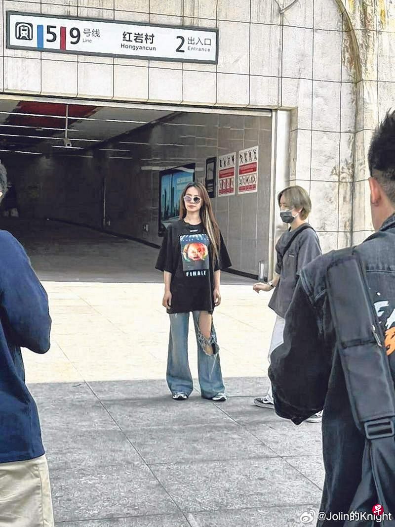 蔡依林搭地铁的画面外流。（互联网）