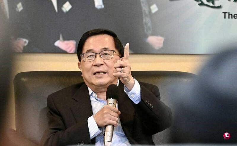 台湾前总统陈水扁因贪污洗钱等案，2008年11月被羁押，2015年获准保外就医。（自由时报）