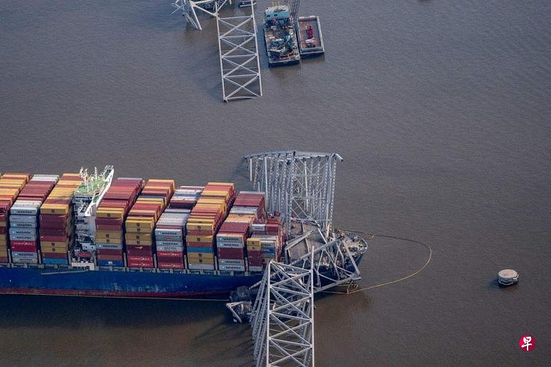 3月26日，美国马里兰州巴尔的摩“弗朗西斯·斯科特·基”大桥，遭新加坡注册的达利号集装箱船撞塌。（路透社档案照片）