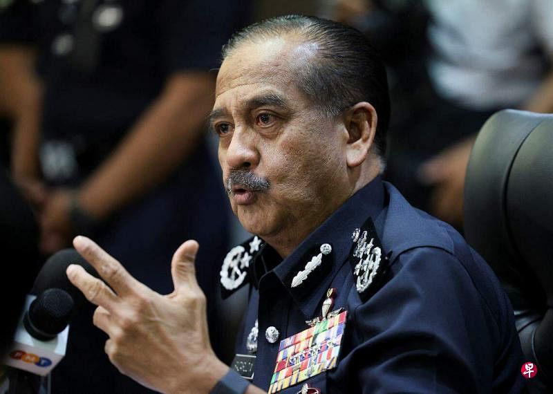 马国警察总长拉扎鲁丁星期六（5月18月）接受媒体询问时澄清，柔佛乌鲁地南警察局袭击事件中的七名嫌犯，没有新加坡人，全都是马来西亚公民。（档案照片）
