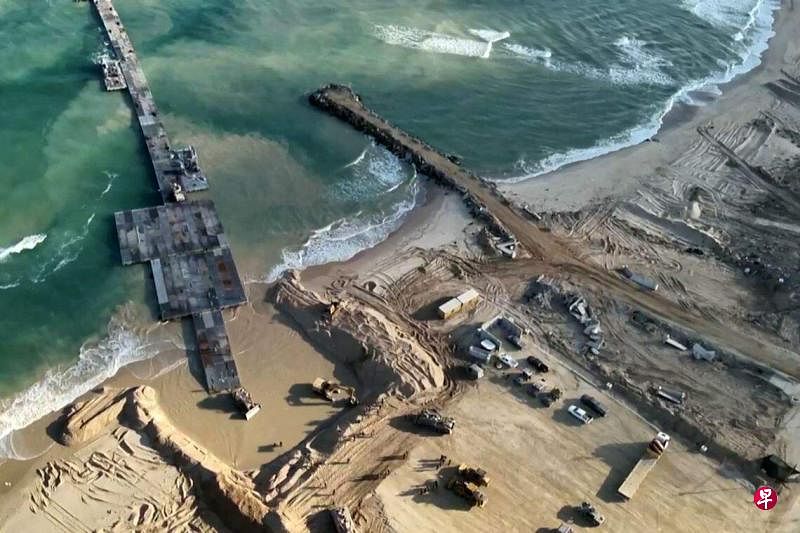 美国在加沙地带中部海岸建造的临时码头5月17日启用。（法新社）