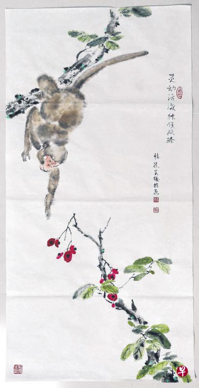 迎接猴年到来,本地画家吴怡龙以手代笔蘸墨作画,创作了一幅别有趣味的《灵动活泼独领风骚》。 迎接猴年到来,本地画家吴怡龙以手代笔蘸墨作画,创作了一幅别有趣味的《灵动活泼独领风骚》。