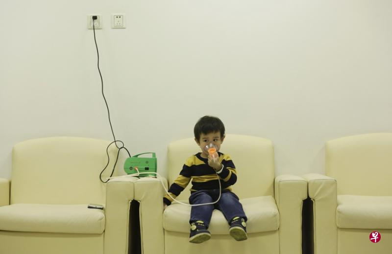 室内空气污染无处不在,幼童和年长者首当其冲。(路透社) 室内空气污染无处不在,幼童和年长者首当其冲。(路透社)