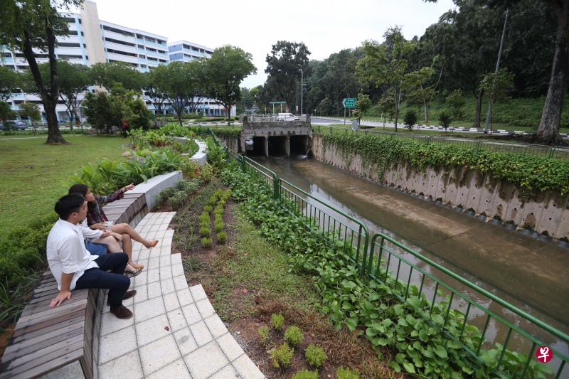 武吉巴督沟完成美化后,成为当地居民的新休闲好去处。(叶振忠摄) 武吉巴督沟完成美化后,成为当地居民的新休闲好去处。(叶振忠摄)