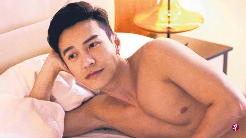 《无限春光27》的王冠逸是少数高颜值的本地电影男主角,从容貌到身材,都是魅力男神不二人选。 《无限春光27》的王冠逸是少数高颜值的本地电影男主角,从容貌到身材,都是魅力男神不二人选。