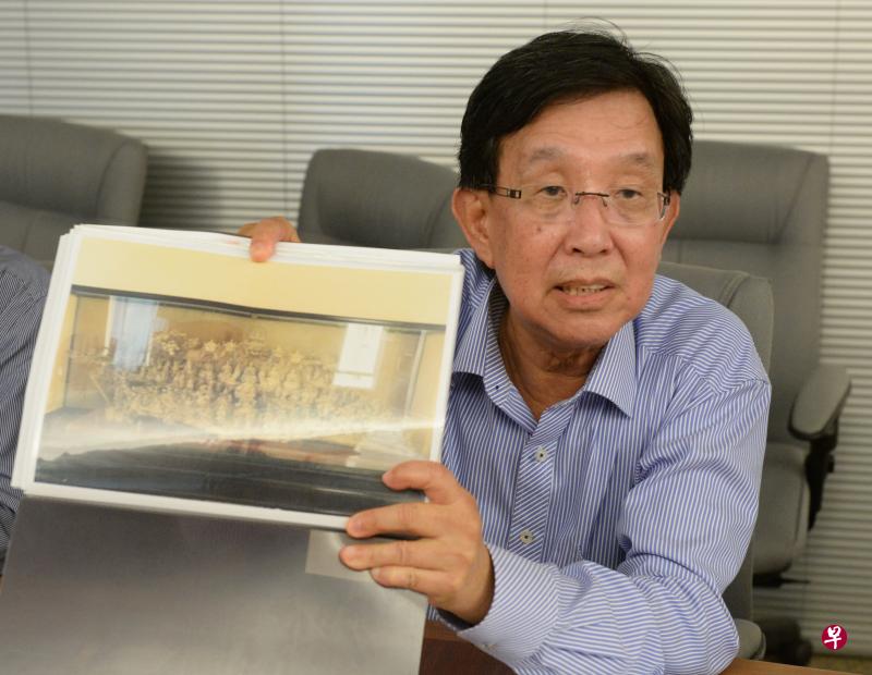 菩提阁第一副主席李文条向贪污调查局举报,指果峻私下接受捐赠品,目前无沉香木雕像仍由李文条保管。(庄耿闻摄) 菩提阁第一副主席李文条向贪污调查局举报,指果峻私下接受捐赠品,目前无沉香木雕像仍由李文条保管。(庄耿闻摄)