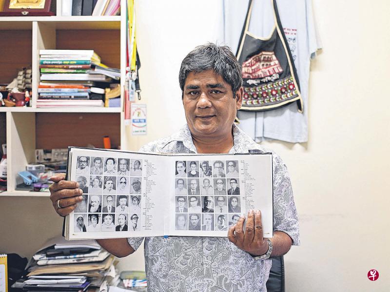 本地孟加拉文报章“Banglar Kantha”主编莫辛深受父亲热爱母语的情感影响,几乎把毕生投入文字工作,借由母语的力量帮助客工同乡。 本地孟加拉文报章“Banglar Kantha”主编莫辛深受父亲热爱母语的情感影响,几乎把毕生投入文字工作,借由母语的力量帮助客工同乡。